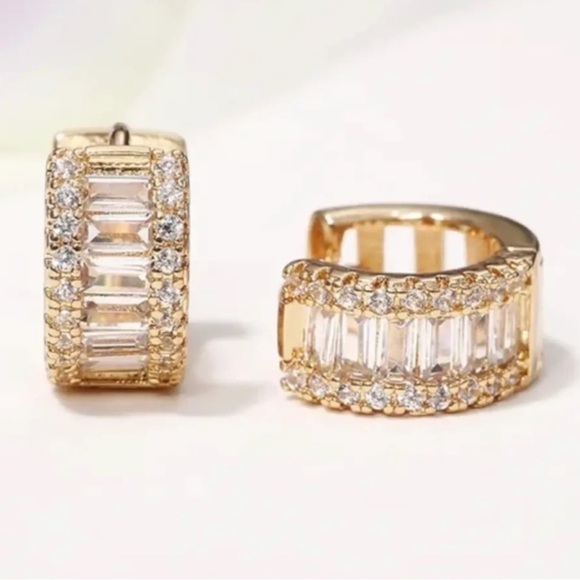 Boutique Jewelry - 👠 Beautiful Gold Plated  Cz Diamond Huggies